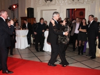 Mirek Donutil a Jiřina Bohdalová -zpívám jim k tan